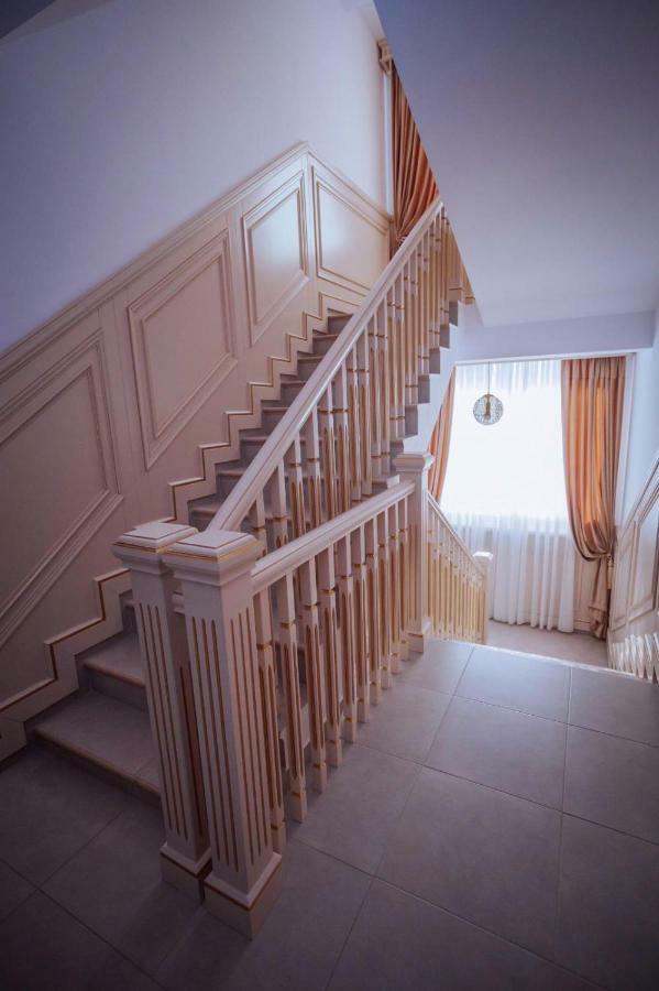 Hotel Glaris Tirgu Frumos Εξωτερικό φωτογραφία
