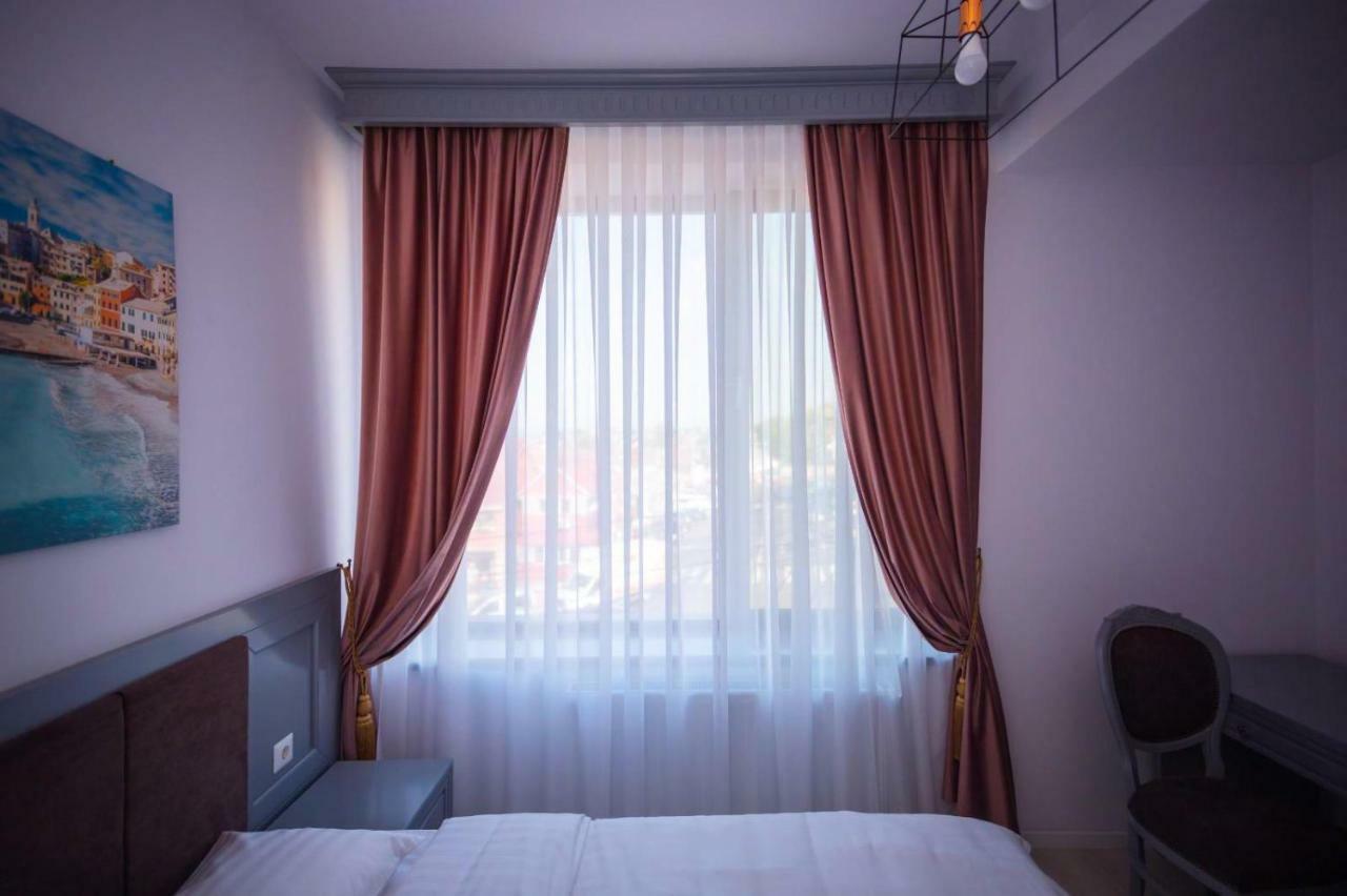Hotel Glaris Tirgu Frumos Εξωτερικό φωτογραφία