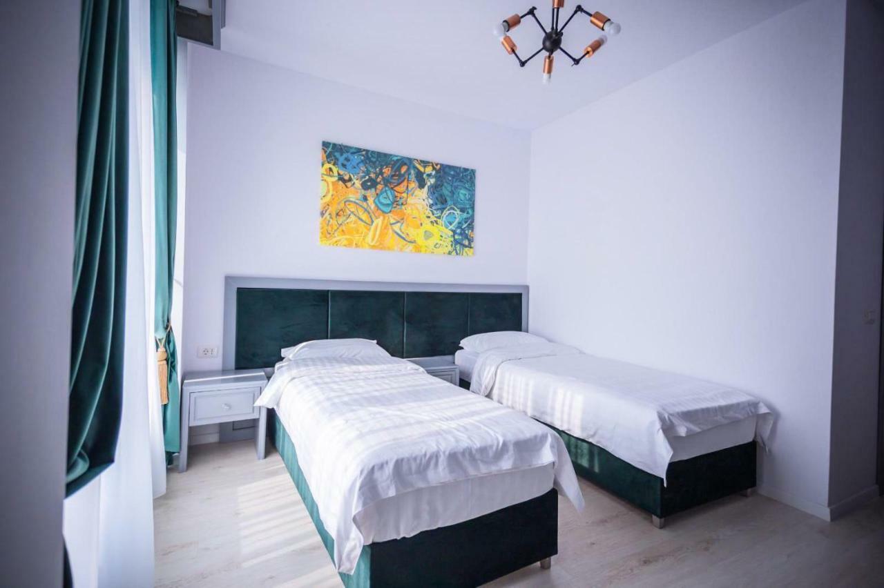 Hotel Glaris Tirgu Frumos Εξωτερικό φωτογραφία