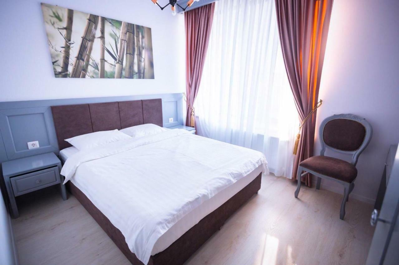 Hotel Glaris Tirgu Frumos Εξωτερικό φωτογραφία